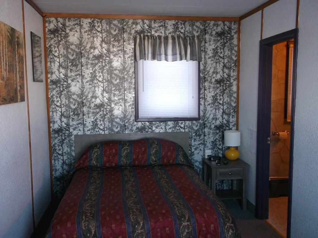 Haileybury Beach Motel Room photo